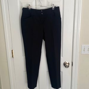 New York and Co. size 6, NWT, pants, cropped, black, back welt pockets